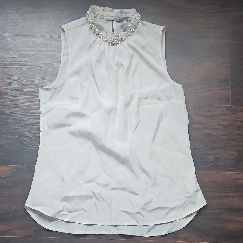 H&M White Sleeveless Ruffled Blouse with Bib Collar